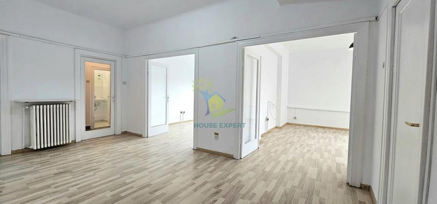 Apartament cu 4 camere semidecomandat în Foișorul de Foc