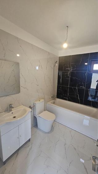 Apartament cu 3 camere decomandat în Popoveni