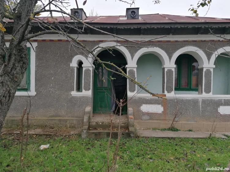 Casă cu 4 camere cu Teren 1450 Mp în Râmnicelu
