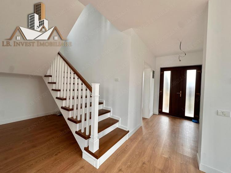 Duplex cu 5 camere cu Canalizare în Dumbrăvița