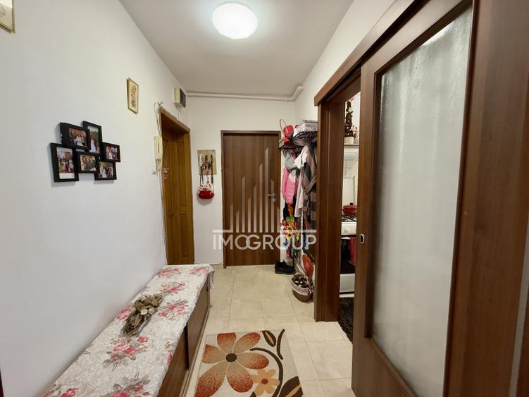 Apartament cu 3 camere semidecomandat, mobilat în Gheorgheni