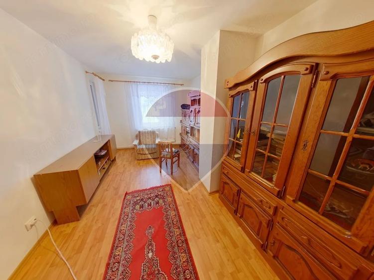 Casă cu 8 camere în Central