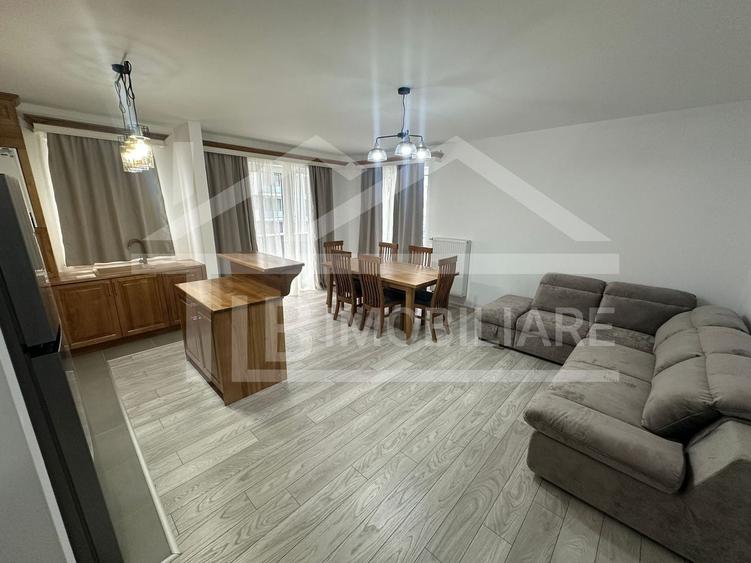 Apartament cu 3 camere decomandat în Libertății