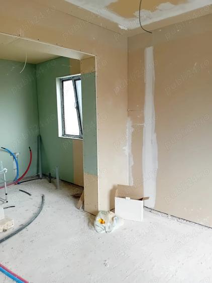 Casă cu 5 camere în Murighiol