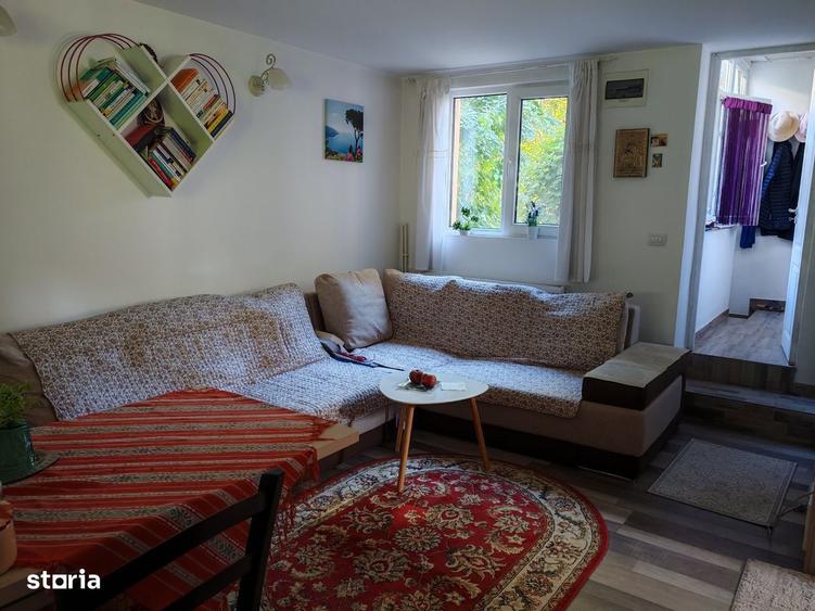 Casă cu 4 camere cu Teren 530 Mp în Răzvad