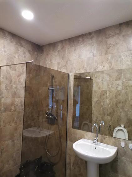 Spațiu comercial, de 435 mp, în Exterior Vest