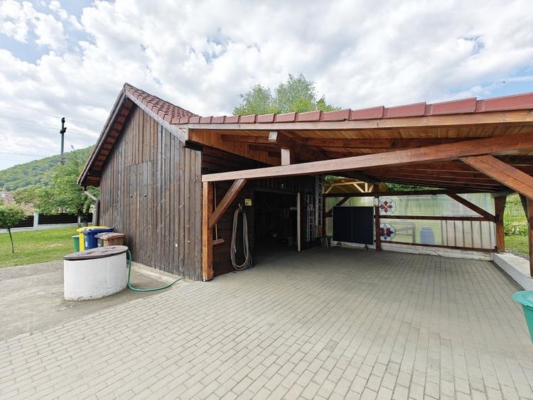 Casă individuală cu 5 camere cu Canalizare în Cisnădioara