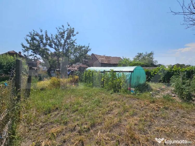 Casă cu 2 camere cu Teren 847 Mp în Unirea