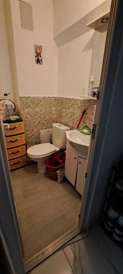 Apartament cu 4 camere decomandat în Est