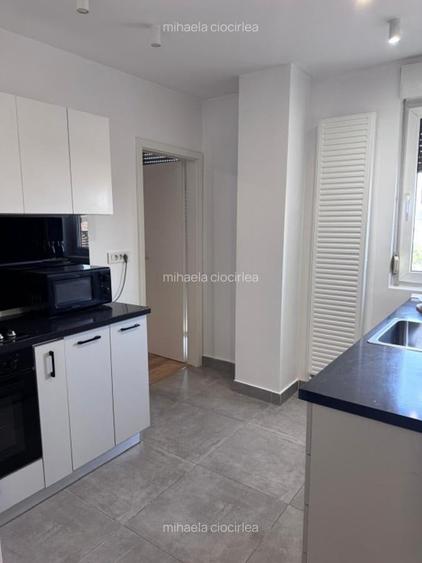 Apartament cu 2 camere semidecomandat, mobilat în Universitate