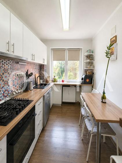Apartament cu 3 camere semidecomandat, mobilat în Complex Studențesc