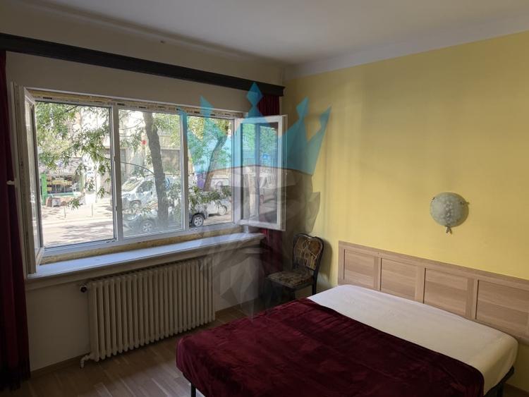 Apartament cu 3 camere semidecomandat, mobilat în P-ța Rosetti