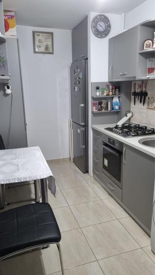 Apartament cu 2 camere decomandat în Eroii Revoluției