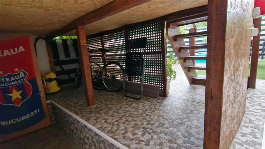 Casă individuală cu 6 camere cu Canalizare în Muncitoresc