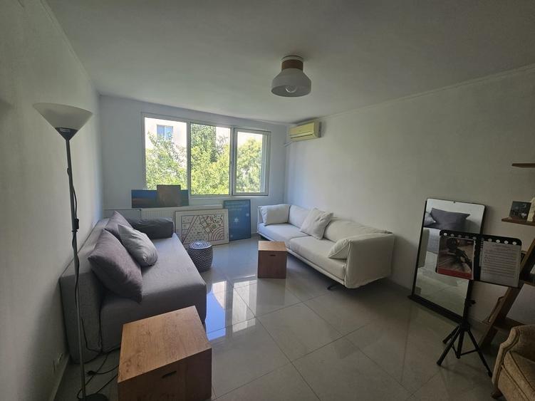 Apartament cu 4 camere decomandat în Berceni