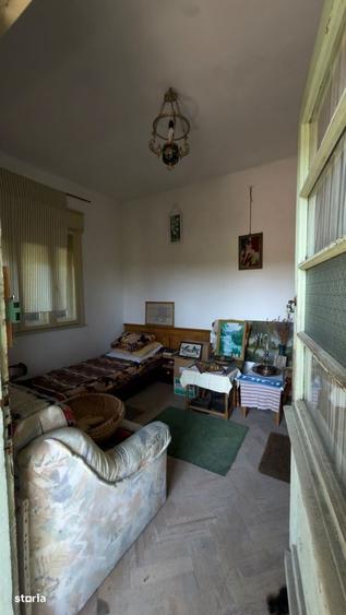 Casă cu 4 camere în Brădetu