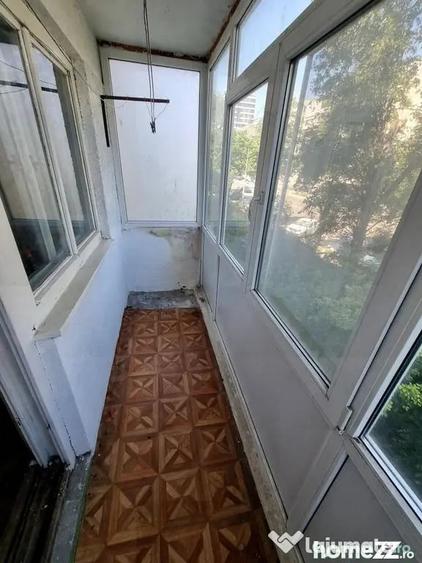 Apartament cu 3 camere semidecomandat în Tomis Nord