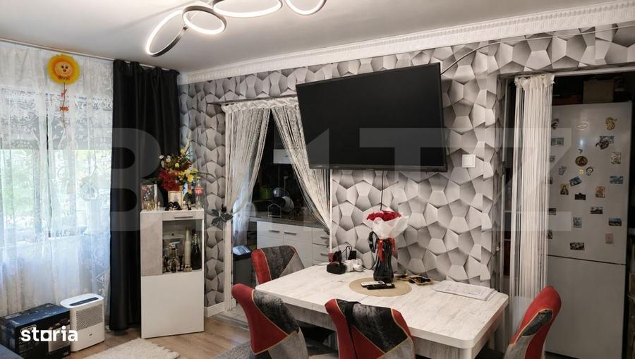 Apartament cu 3 camere decomandat în Podu Roș