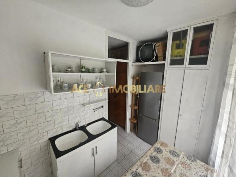 Garsonieră decomandată, mobilată în Basarabia