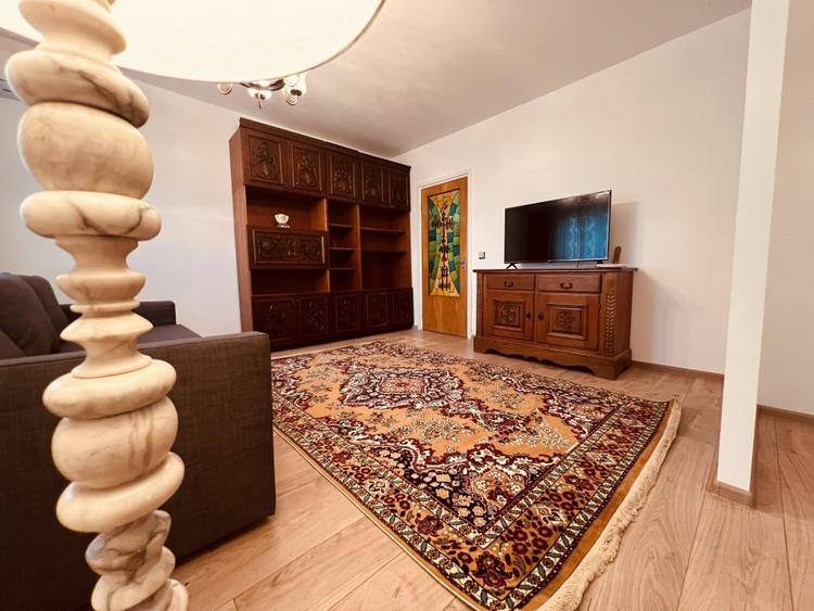 Apartament cu 3 camere decomandat, mobilat în Iancului