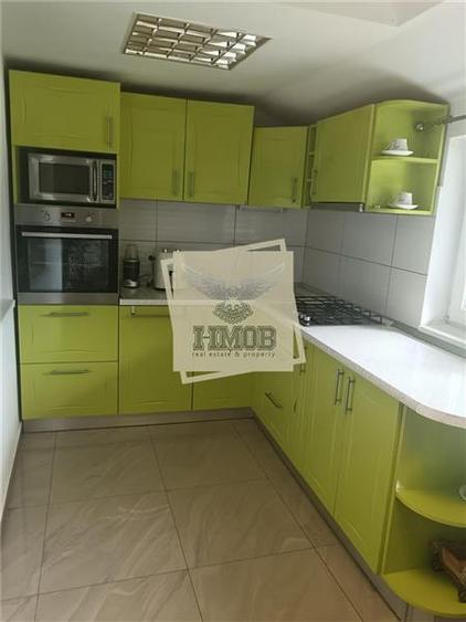 Casă individuală cu 6 camere cu Teren 650 Mp în Exterior Vest