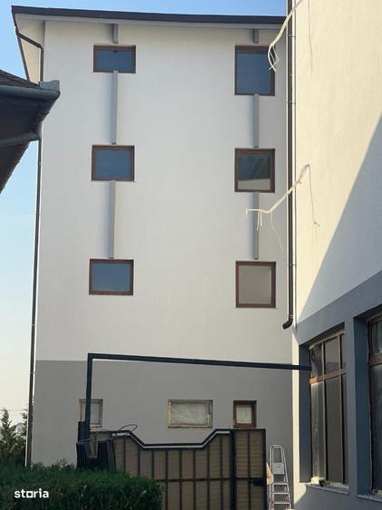 Spațiu comercial, de 1,700 mp, în Central