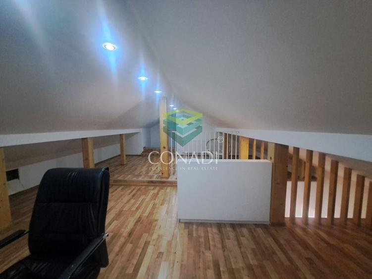 Duplex cu 8 camere cu Canalizare în Iancu Nicolae