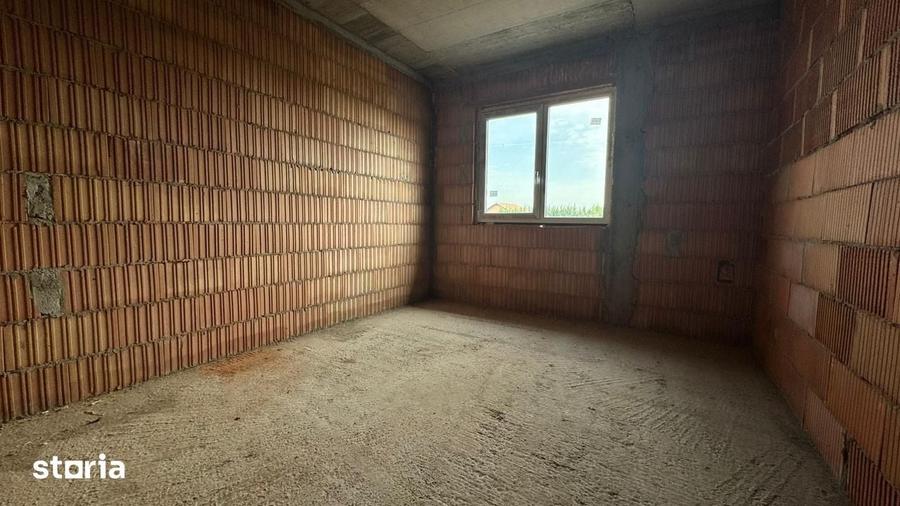 Casă cu 4 camere cu Teren 350 Mp în Tipografilor