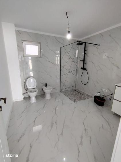 Casă cu 5 camere cu Teren 500 Mp în Central