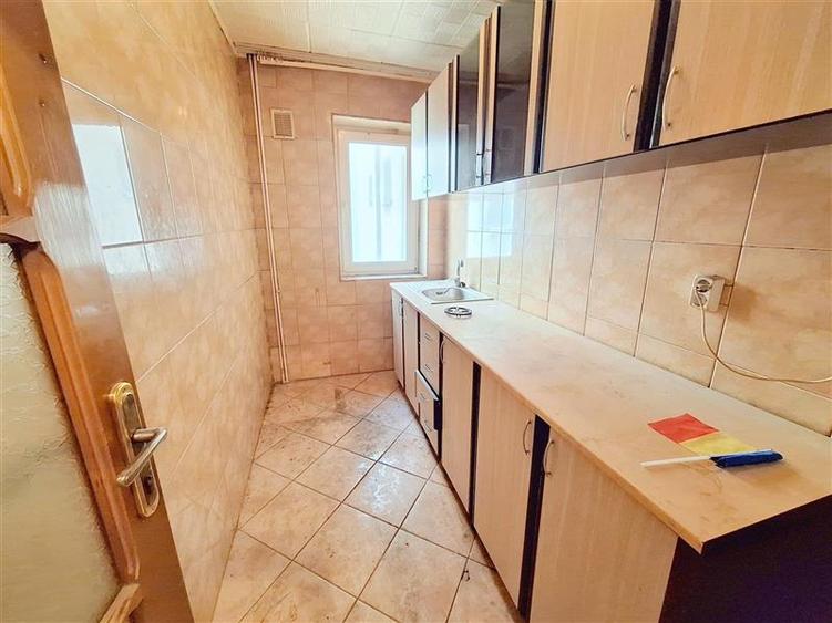 Apartament 2 semidecomandate, etaj 3 din 4, zona Miron Costin - 3