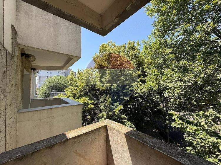 Apartament cu 3 camere decomandat în Capitol