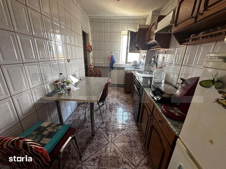 Apartament cu 3 camere în Cetate