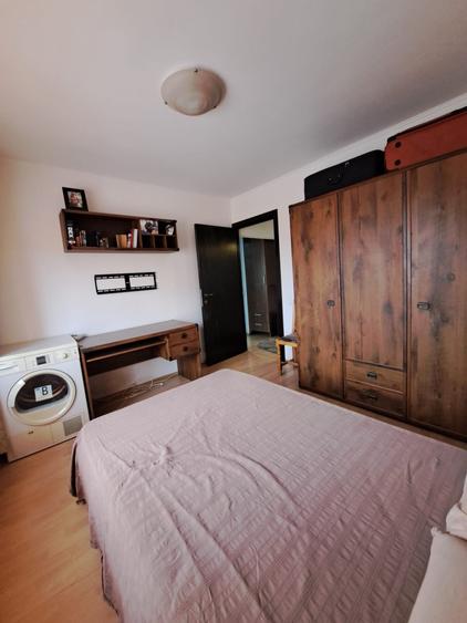 Apartament cu 3 camere decomandat, mobilat în Militari
