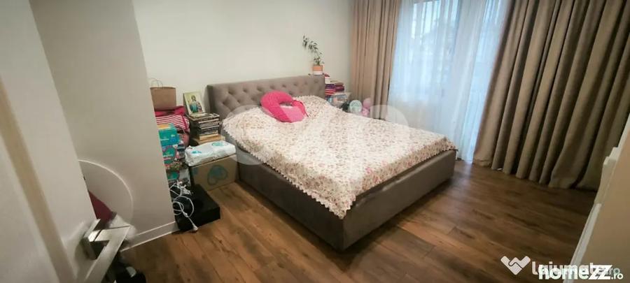 Casă cu 5 camere cu Teren 1060 Mp în Central