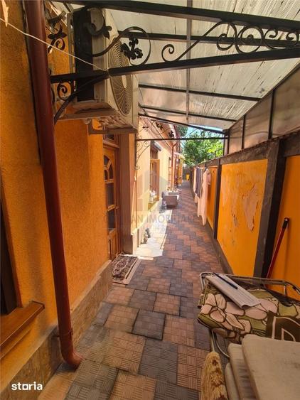 Casă cu 6 camere cu Teren 238 Mp în Central