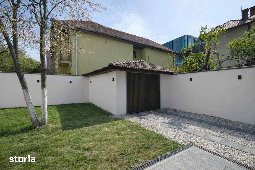 Casă cu 5 camere decomandat cu Teren 299 Mp în Central