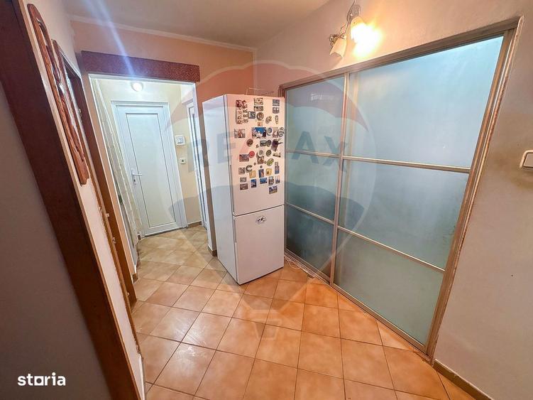 Apartament cu 2 camere, mobilat în Central