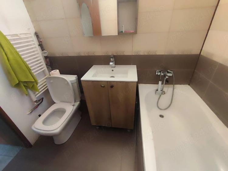 Apartament cu 3 camere decomandat în Sebastian