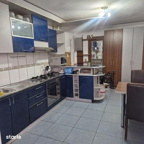 Apartament cu 3 camere, mobilat în Central