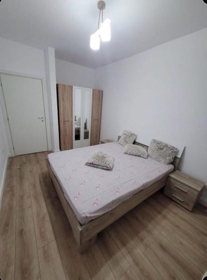 Apartament cu 2 camere decomandat în Roșu