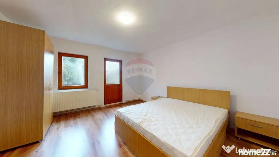 Casă cu 7 camere cu Teren 986 Mp în Plaiul Foii
