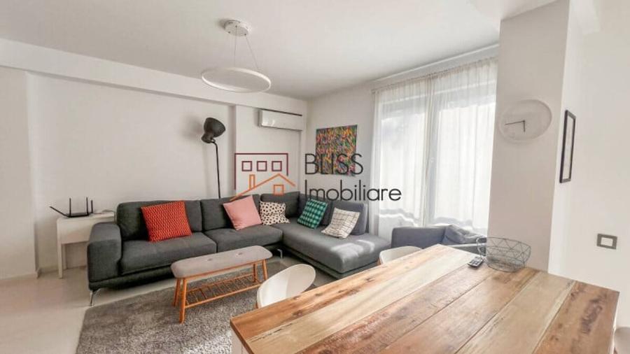 Apartament cu 3 camere semidecomandat în Sisești