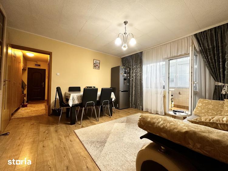 Apartament cu 3 camere semidecomandat în Dâmbovița