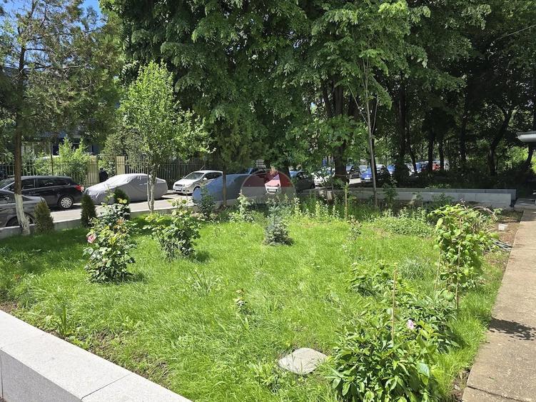 Apartament cu 3 camere decomandat în Brâncoveanu
