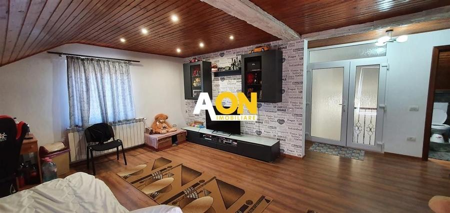 Casă individuală cu 6 camere cu Teren 300 Mp în Ampoi 3