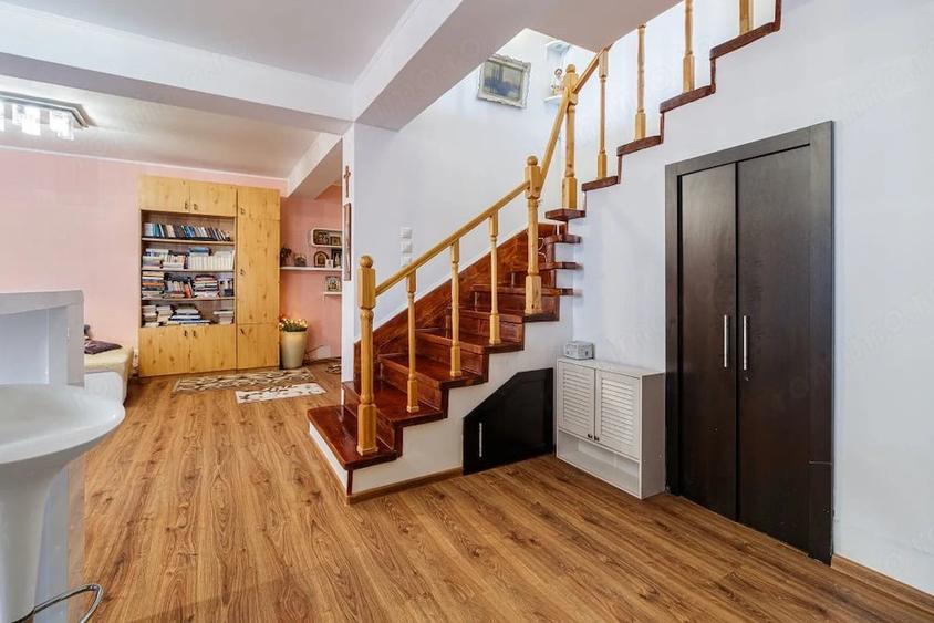Casă cu 4 camere cu Teren 186 Mp în 1 Decembrie