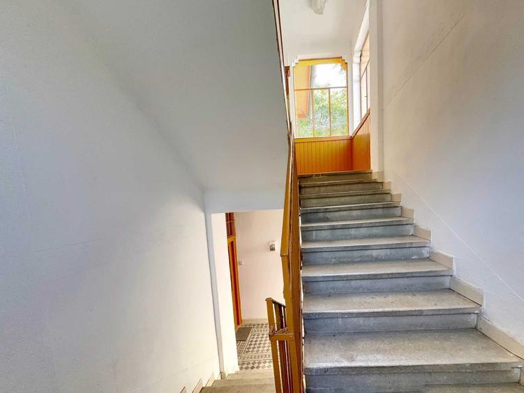Casă cu 4 camere cu Teren 365 Mp în Bălcescu