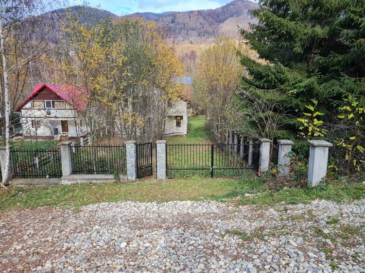 Casă cu 7 camere cu Teren 822 Mp în Măru