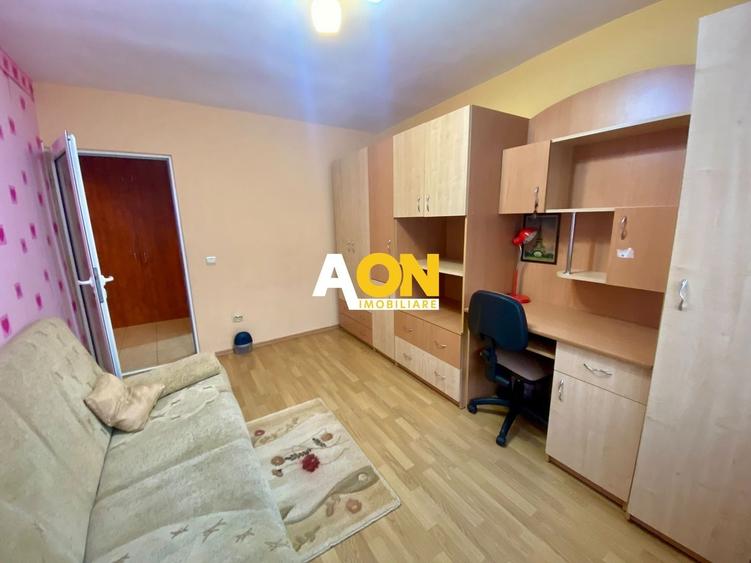 Apartament cu 2 camere semidecomandat, mobilat în Cetate