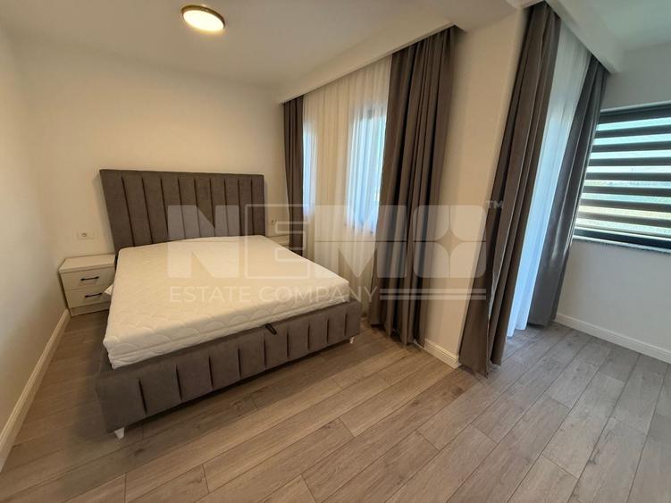 Casă individuală cu 4 camere cu Canalizare în Mitocu Dragomirnei